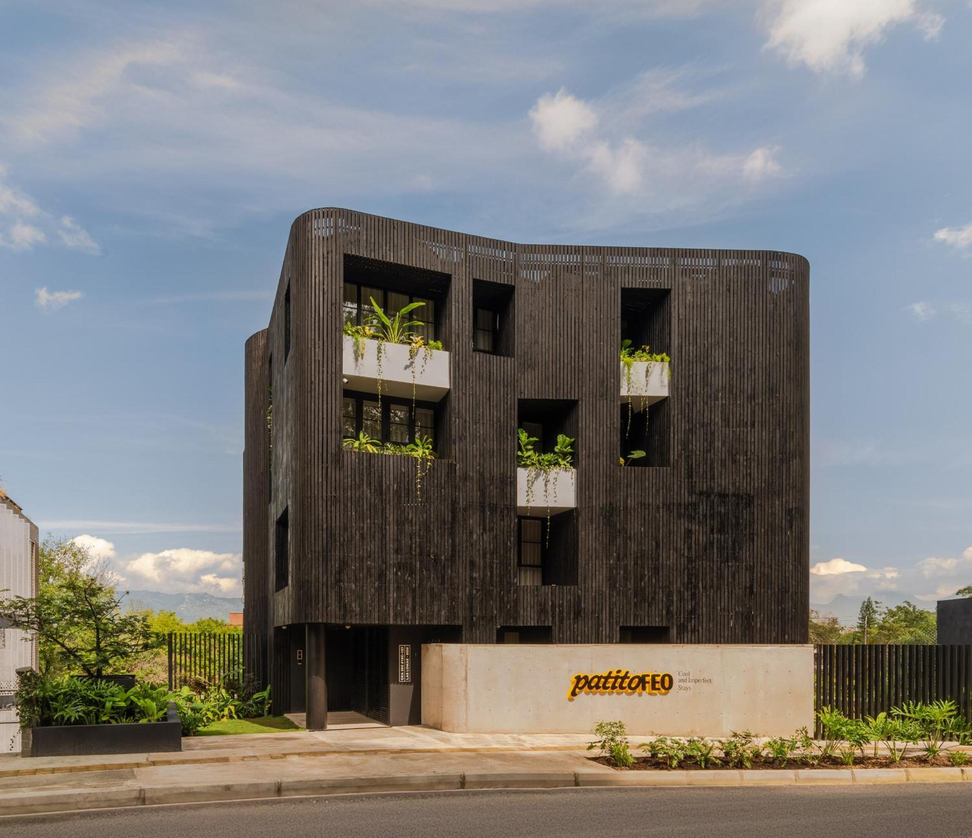 Patito Feo - Poblado Apartment Medellin